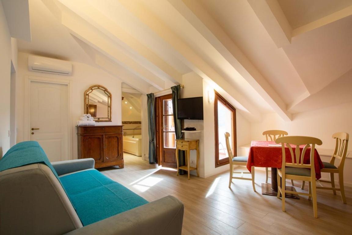 Residence Villa Il Casale - Appartamenti Wellness E Piscina Riscaldata Tovo San Giacomo エクステリア 写真